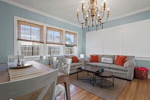 TV - The Anchor Once Upon A Tide Villas! POOL! (Bay St. Louis)