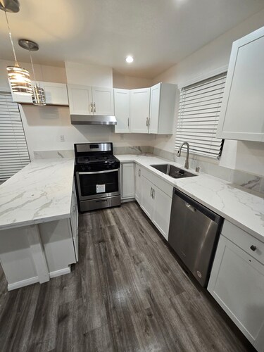 Charming apartment in perfect Los Angeles with cool AC breeze