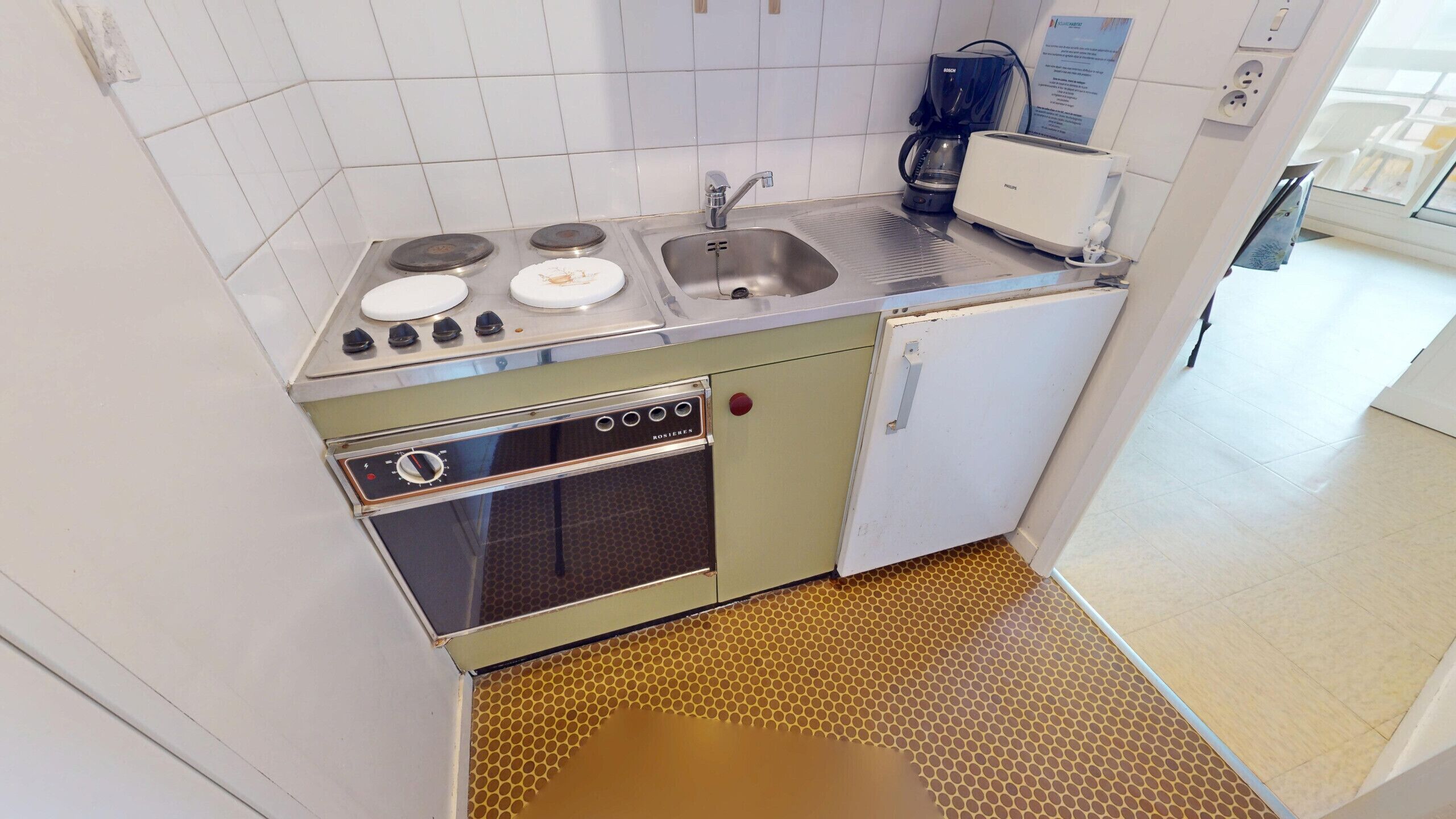 Fridge, microwave, coffee/tea maker, toaster