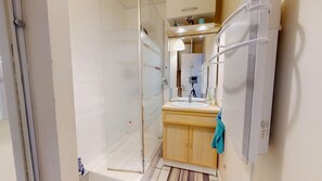 Shower - L'Envol Marin (Saint-Hilaire-de-Riez)
