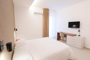 WiFi, bed sheets - ARQO Apartments - Contemporary Design and Cozy Atmosphere (Marcianise)