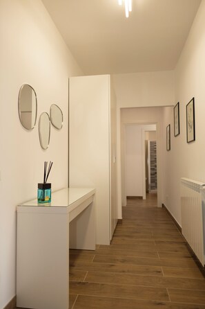 Interior - Hello Claudia Guest House - Room Tabacco Center of Rome Metro B (Roma)