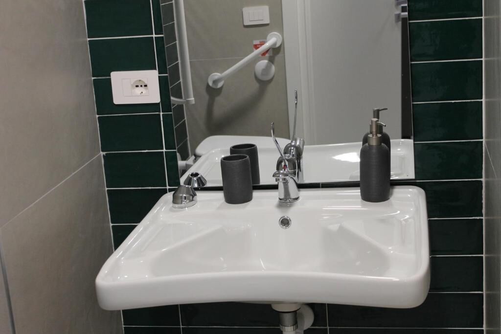 Doccia, asciugacapelli, bidet, asciugamani