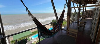 Caribbean house : 5-bedroom bungalow with ocean views. Perfect for families