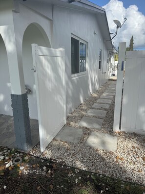 Property grounds - Tropical Haven Dania (Dania Beach)