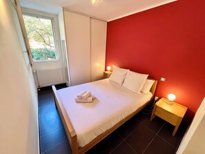 2 slaapkamers, een strijkplank/strijkijzer, wifi, beddengoed
