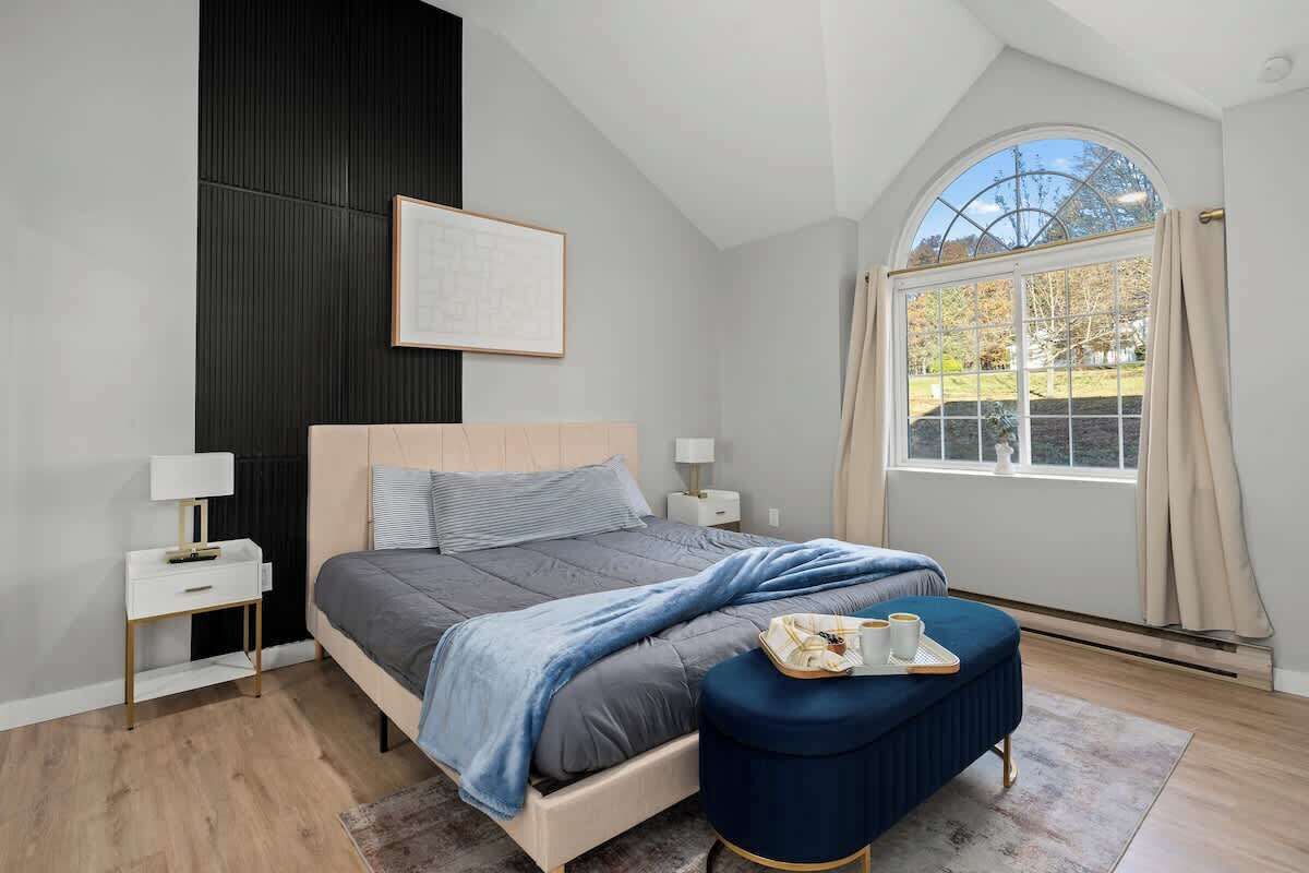 Strykejern/-brett, reiseseng for barn, wi-fi og sengetøy