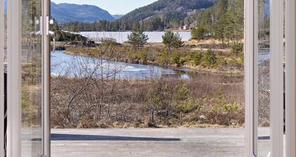 Lakehouse | 14p | With Sauna & By the Water