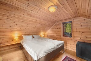 3 bedrooms, internet, bed sheets