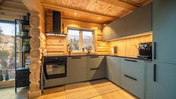 Fridge, microwave, dishwasher, coffee/tea maker