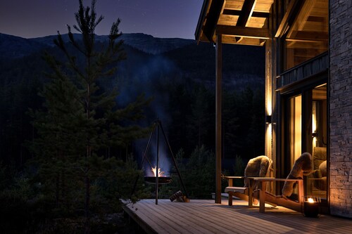 Saga Hytte | 6p | With Sauna, Hot Tub & Water View