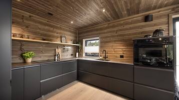 Fridge, microwave, dishwasher, coffee/tea maker