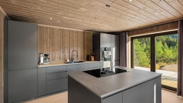 Fridge, microwave, dishwasher, coffee/tea maker