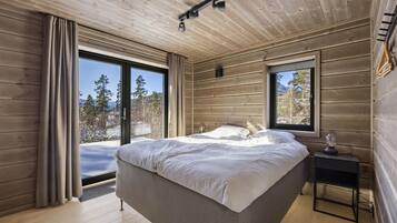 4 soverom, internettilgang og sengetøy