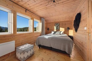 4 bedrooms, internet, bed sheets