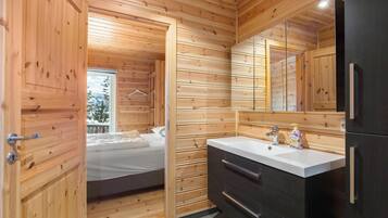 3 soverom, internettilgang og sengetøy