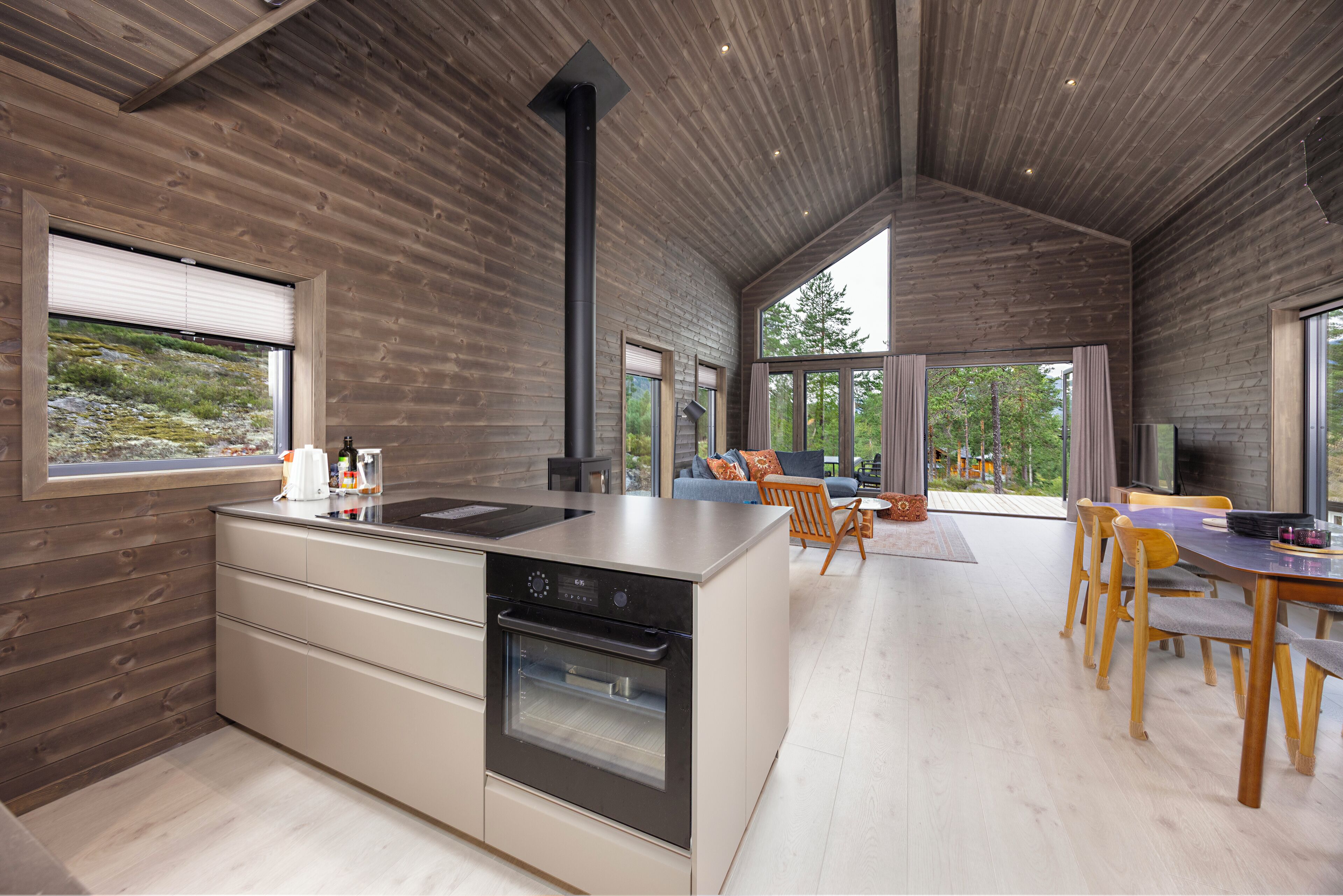 Fridge, dishwasher, coffee/tea maker, toaster