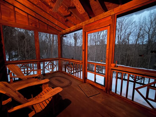 Lovely 3-bedroom house close to Gore Mountain for skiing.