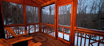 Lovely 3-bedroom house close to Gore Mountain for skiing.