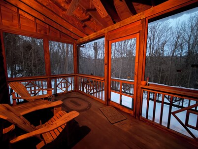 Lovely 3-bedroom house close to Gore Mountain for skiing.