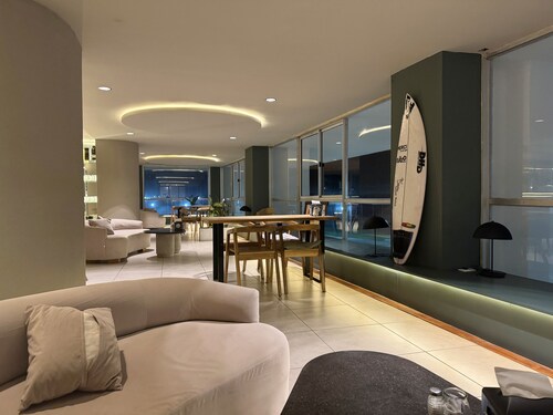 Beachfront Ocean View Apartment