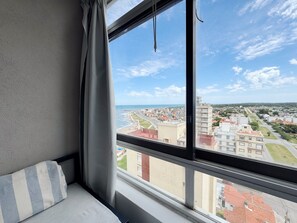 Interior - Beachfront Ocean View Apartment (Miramar)