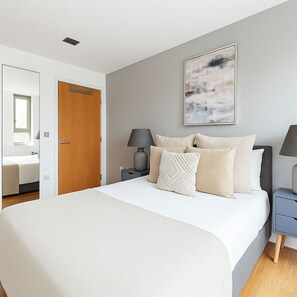 2 chambres, bureau, fer et planche à repasser, Wi-Fi gratuit