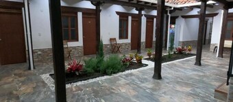 HOTEL COLONIAL A 100 MTS DE LA BASILICA