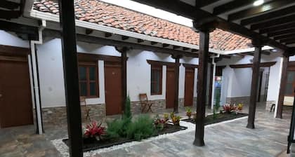 HOTEL COLONIAL A 100 MTS DE LA BASILICA