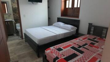 Chambre Double ou avec lits jumeaux, patio, vue cour intérieure