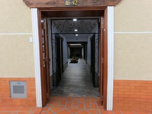 Unclassified image, 3 of 10, button - HOTEL COLONIAL A 100 MTS DE LA BASILICA (Guadalajara de Buga)