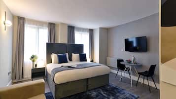 1 bedroom, desk, iron/ironing board, travel cot