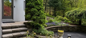 Peaceful Modern B&B with Comfort & Charm