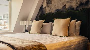 1 bedroom, desk, iron/ironing board, travel cot