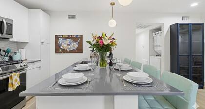 Walk to UT & Moody Center | Renovated 2BR with 2 Private Baths | Free Parking❤️