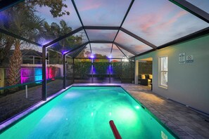Pool - Luxury Naples Park Villa-Heated Pool-Walk to Vanderbilt Beach-Backyard Oasis (Naples)