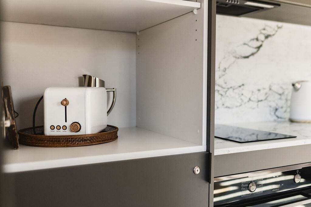 Refrigerador, microondas, horno, placa de cocina