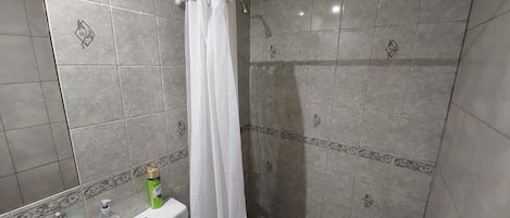 Toallas y papel de baño