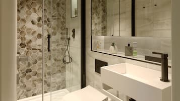 Dusch, hÄrtork och handdukar