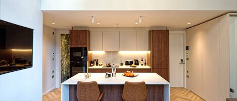 Fridge, microwave, oven, stovetop