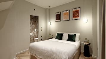 1 chambre, bureau, fer et planche Ă repasser, lit parapluie