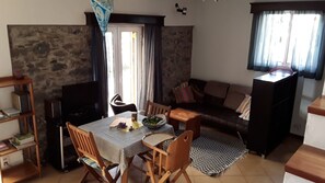 Living area - A nice getaway close to beach and mountains (Estreito da Calheta)