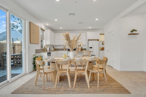 Beautiful 4-bedroom house with Playground, Fire Pit, BBQ