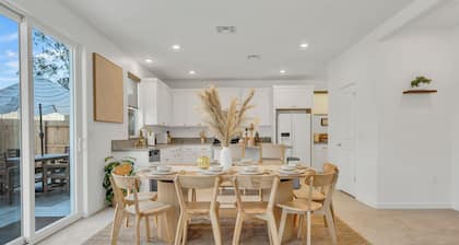 Beautiful 4-bedroom house with Playground, Fire Pit, BBQ