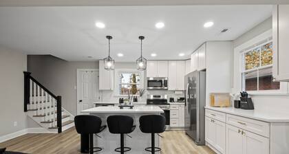 5BR, Steps to Pickleball, Patio Movie Nights, 10 mins from Downtown Richmond