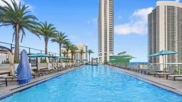 Piscine extérieure, piscine chauffée