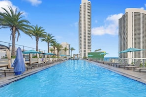 Piscine extérieure, piscine chauffée