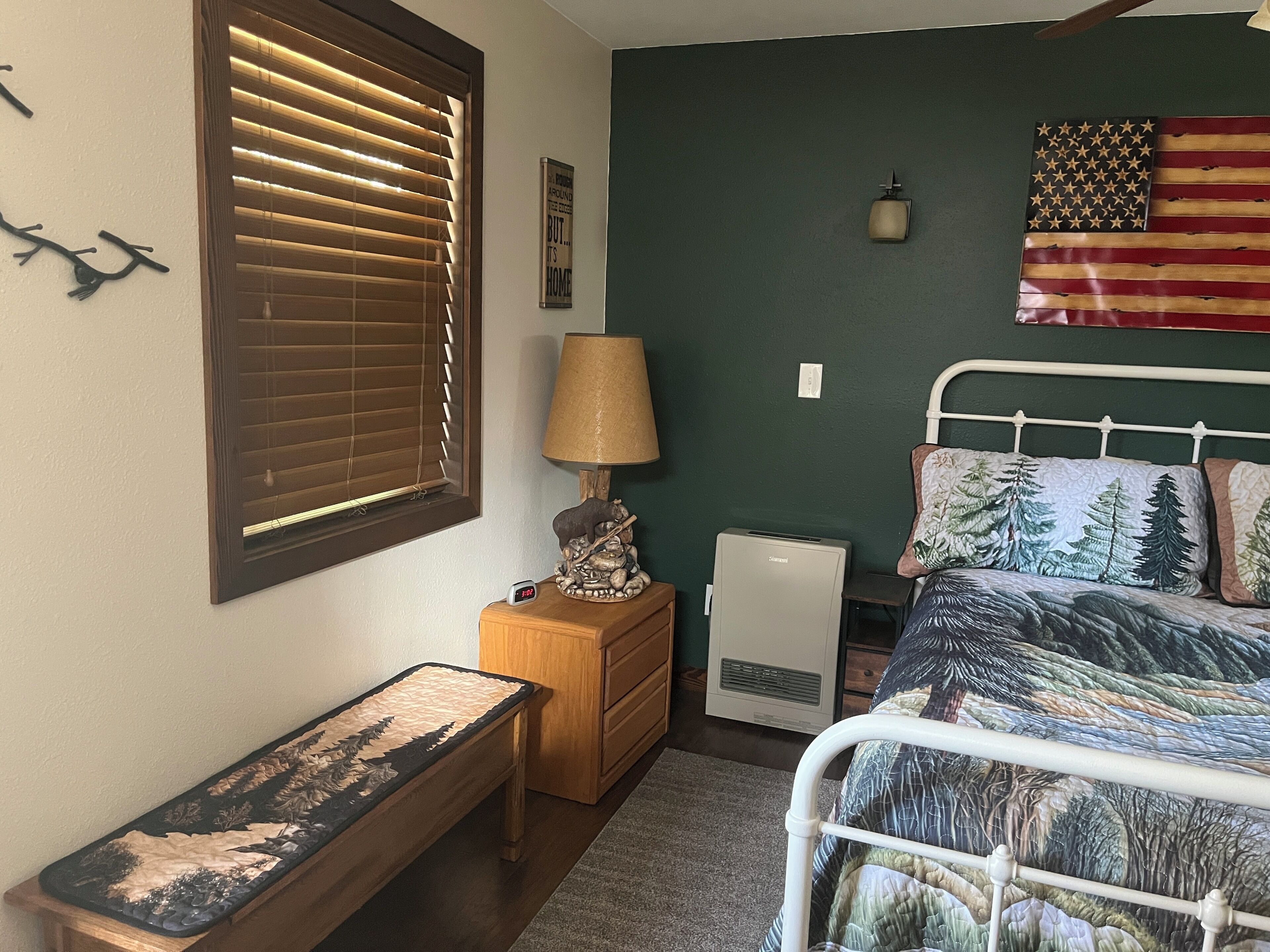 3 bedrooms, iron/ironing board, free WiFi, bed sheets