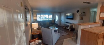 Pet-Friendly 3BR Home w/Hot Tub, Large Fenced Back Yard -Boise