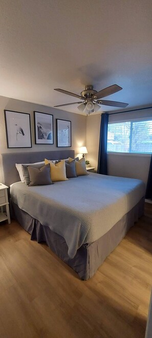 3 bedrooms, desk, iron/ironing board, travel cot - Pet-Friendly 3BR Home w/Hot Tub, Large Fenced Back Yard -Boise (Boise)